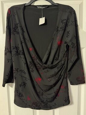 NWT Tall Girl Plunging Neckline 3/4 Sleeve Floral Wrap Blouse